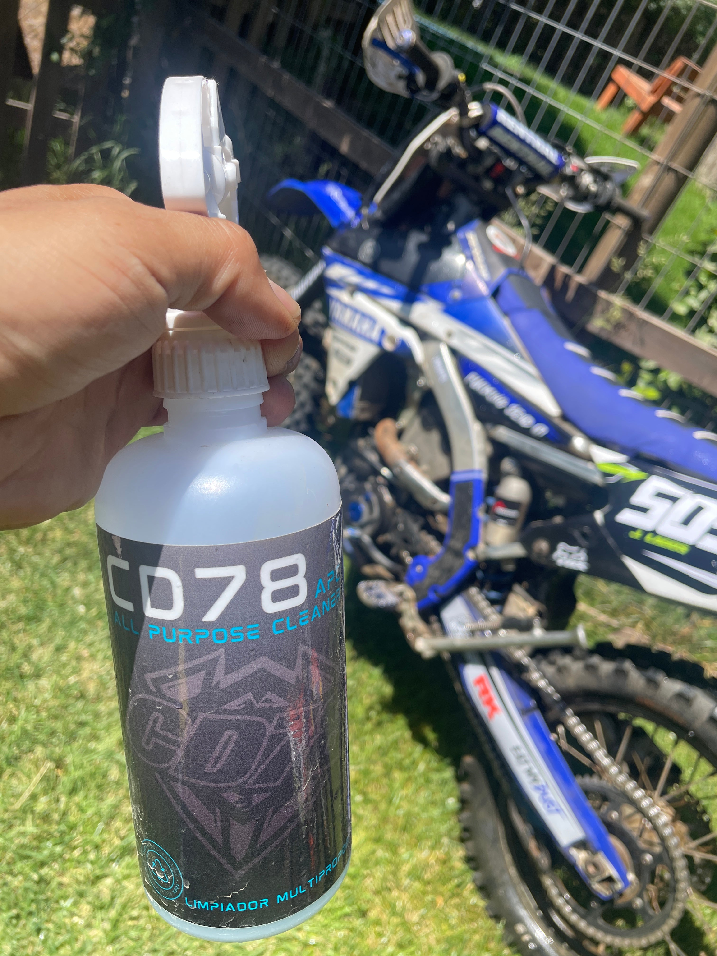 APC CD78 – Limpieza Total para tu Moto o Vehículo (1 Litros)